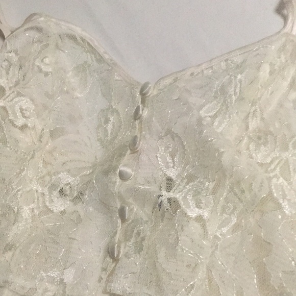 Lingerie - Picture 4 of 8